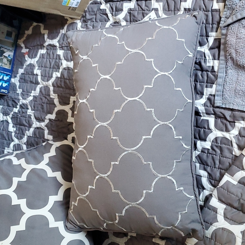Throw pillow